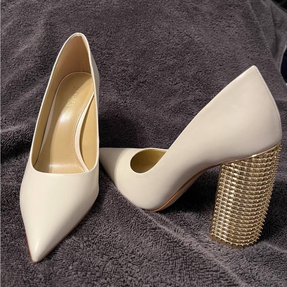 Michael Kors
Maxine Pump
Size 6.5M